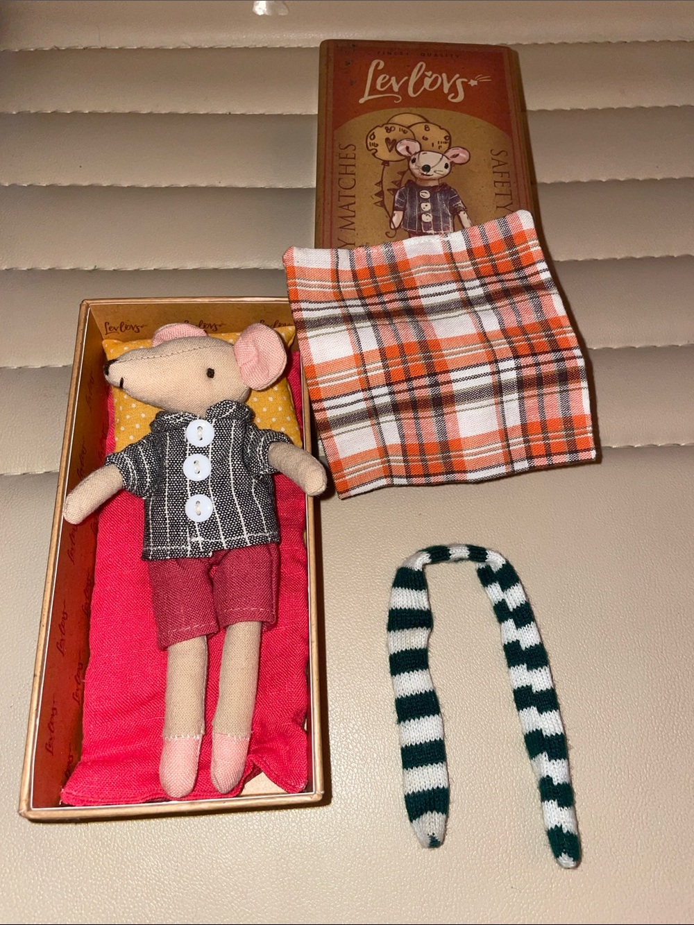 Levlovs Set of 2 mice ( sister and brother) in matchbox beds . - Picture 8 of 12